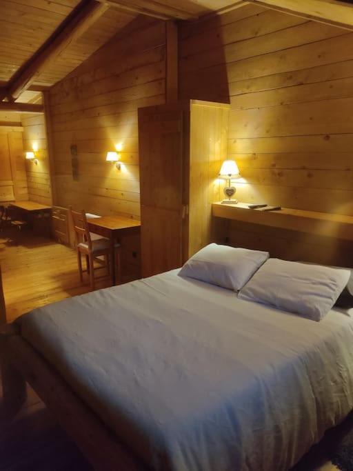 Les Cabanes De Pellier Charcier Bagian luar foto